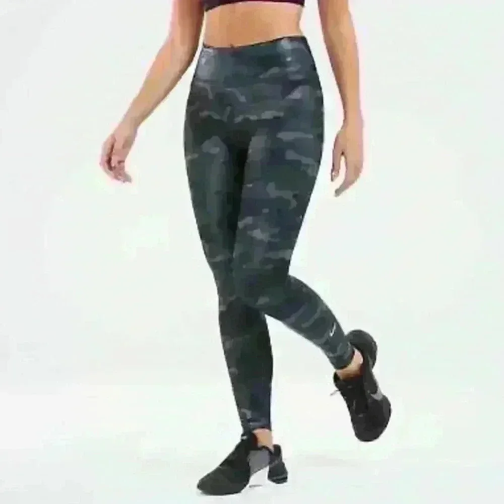 NWT Women’s Nike One Tight Fit Mid Rise Full Length Camo Leggings Size small - Picture 1 of 10
